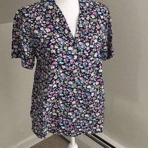 🌺 Flowered Blouse 🌺